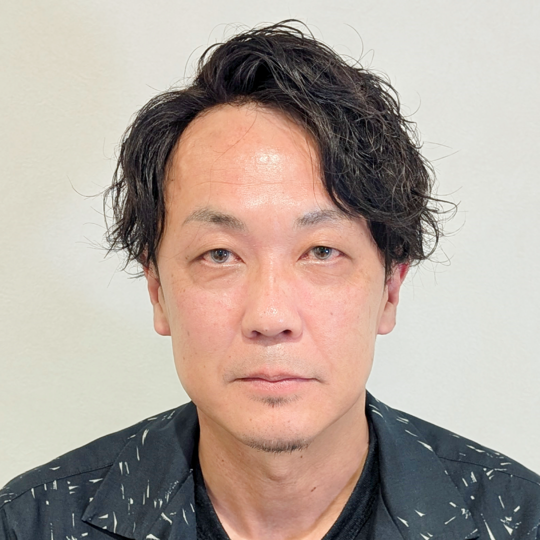 メンズウィッグ・かつら着用後写真【大人風パーマかきあげスタイル】