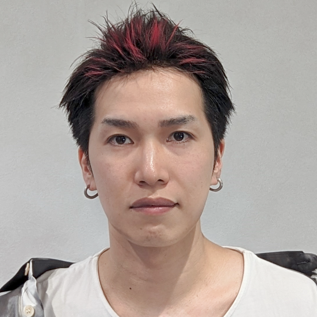 メンズウィッグ・かつら着用後写真【スパイキーショートスタイル】